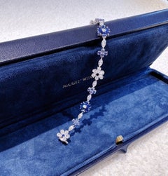 HARRY WINSTON Forget-Me-Not Sapphire Diamond Platinum Flower Bracelet