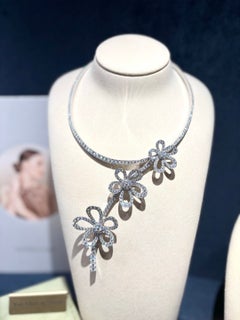 VAN CLEEF ARPELS Flowerlace, haute joaillerie en or blanc 18 carats entièrement sertie de diamants