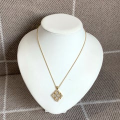 Collier Buccellati « Opera Tulle » en or 18 carats, avec pendentif en jade lavande et diamants