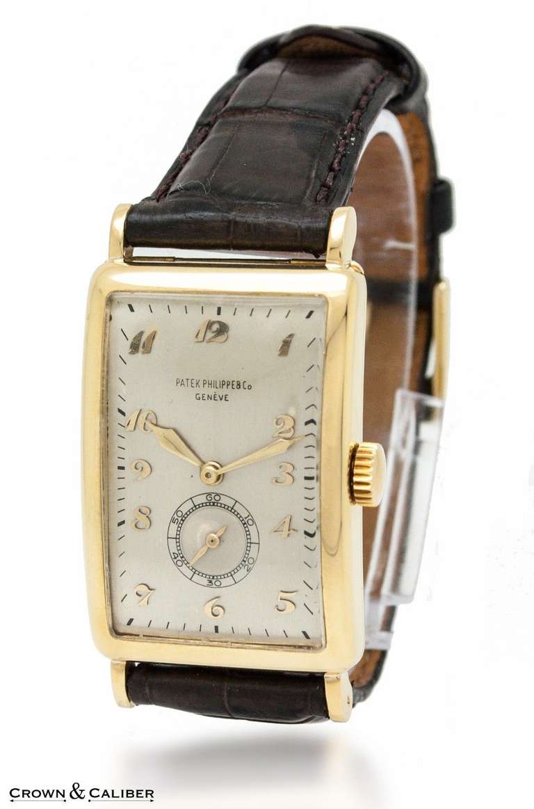 Brand: Patek Philippe
Reference: 431
Circa: 1947
Movement No: 950'834
Case No: 644'291
Movement: Cal. 10-200 mechanical movement, 18 jewels
Dial: Silvered dial, applied gold Breguet numerals, outer minute divisions, subsidiary dial for