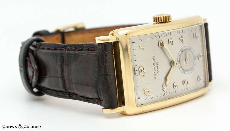 Patek Philippe Yellow Gold Hinged Curved Rectangular Watch Ref 431 circa 1940s In Good Condition In Atlanta, GA
