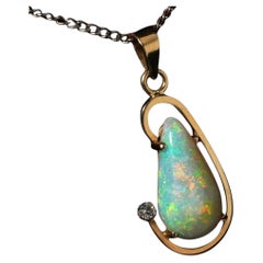 Pendentif vintage australien en or 18 carats en forme de larme, serti d'une opale blanche massive de 4 carats et d'un diamant
