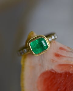 Artisan Handcrafted Colombian Muzo Emerald & Canadian Diamond Ring 18k Gold