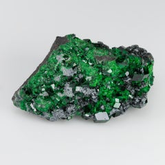 74 cts, Uvarovite green garnet specimen