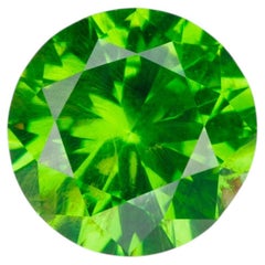 0,45 ct, granato demantoide russo di colore verde intenso sfaccettato
