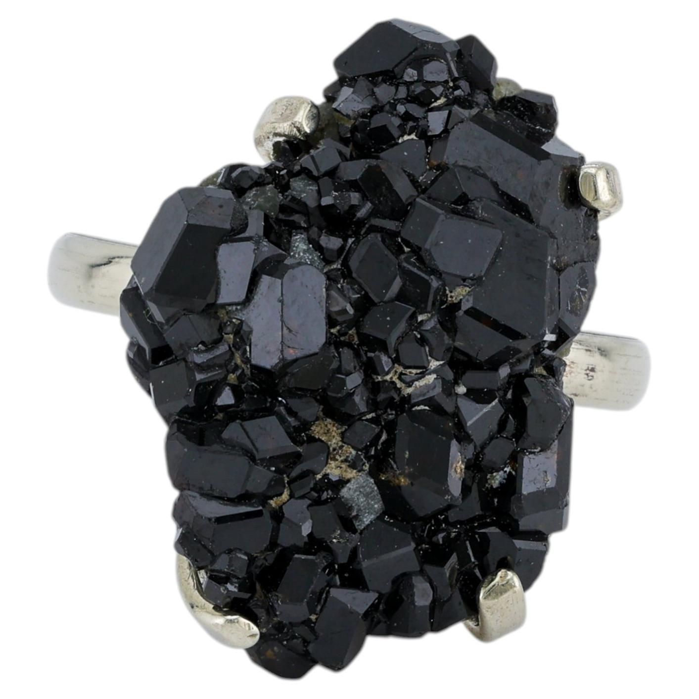 Rough black garnet ring, melanite ring For Sale