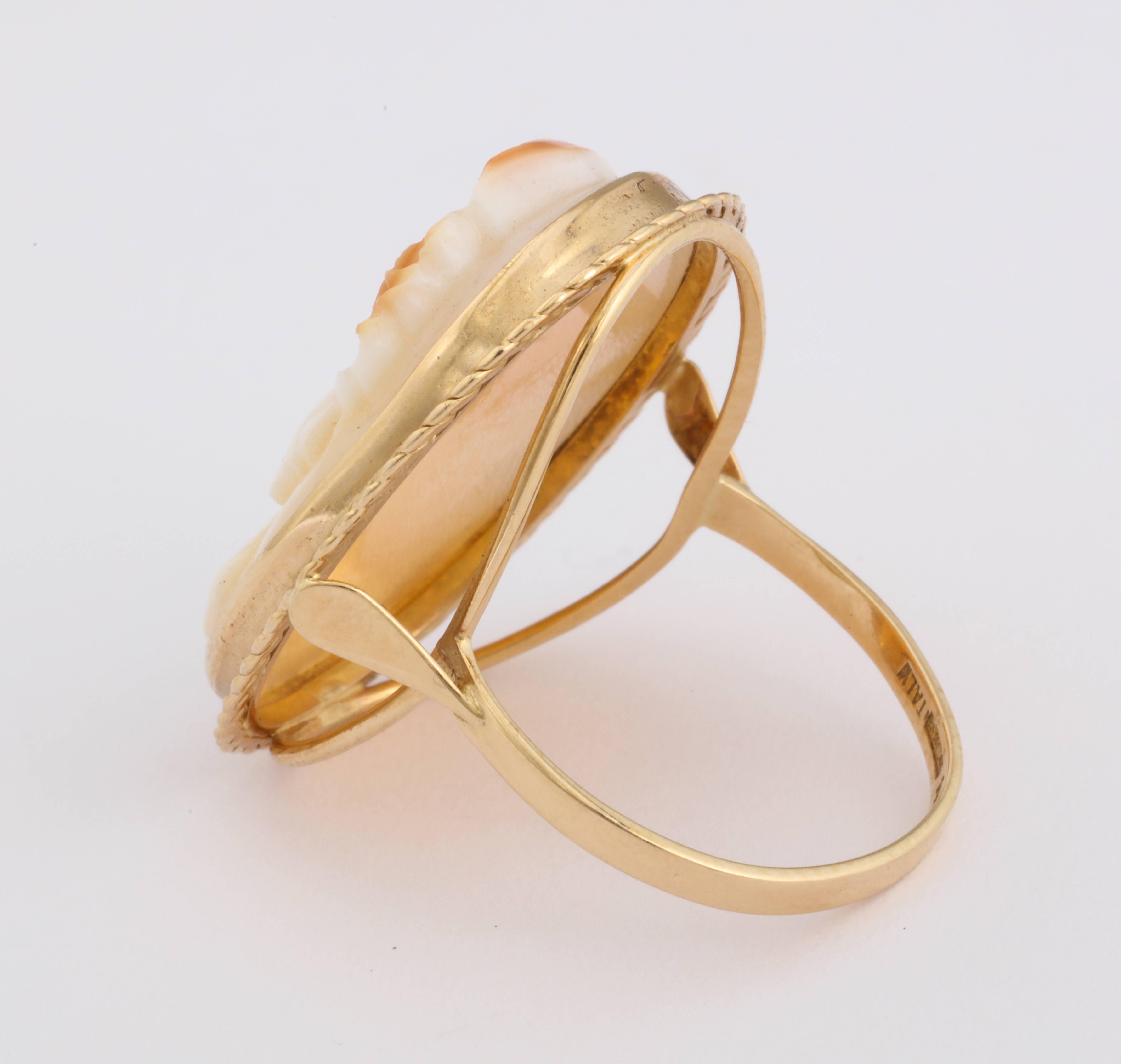 25mm Cornelian shell cameo hand-carved and 14k yellow gold ring.