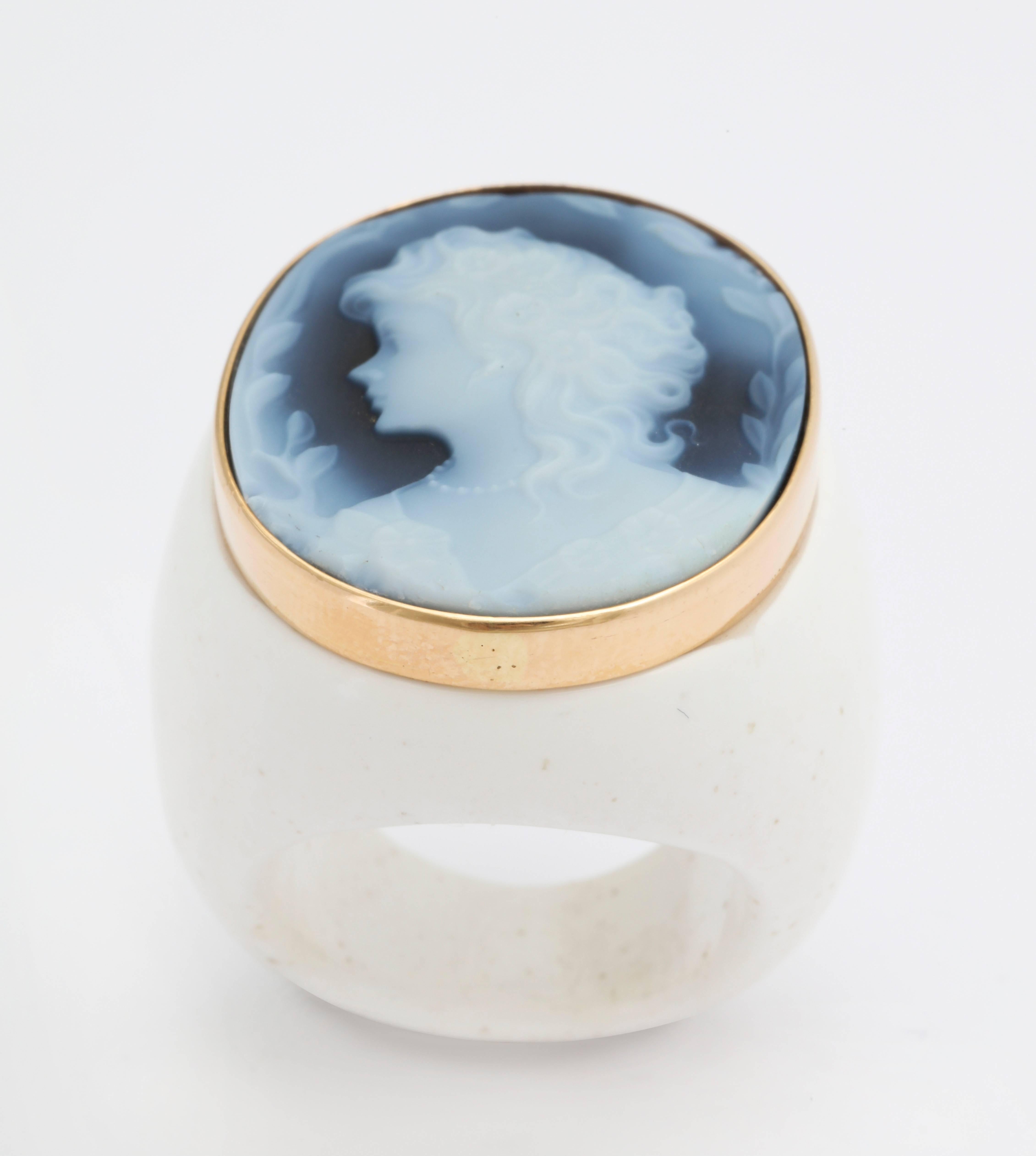 Amedeo Agata Cameo Gold Ring For Sale 2