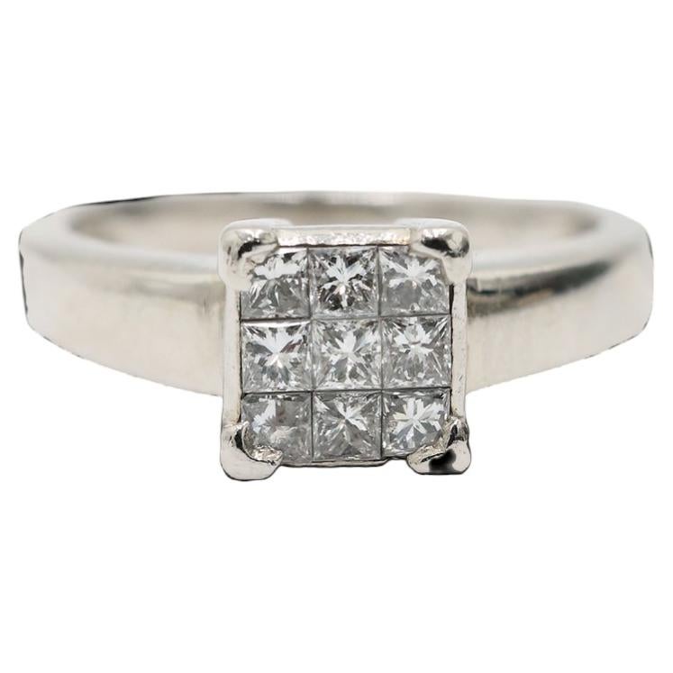 Anillo de diamante con corte princesa engastado en platino, con un racimo de diamantes naturales de 1/2 quilate estilo «cocktail» en venta