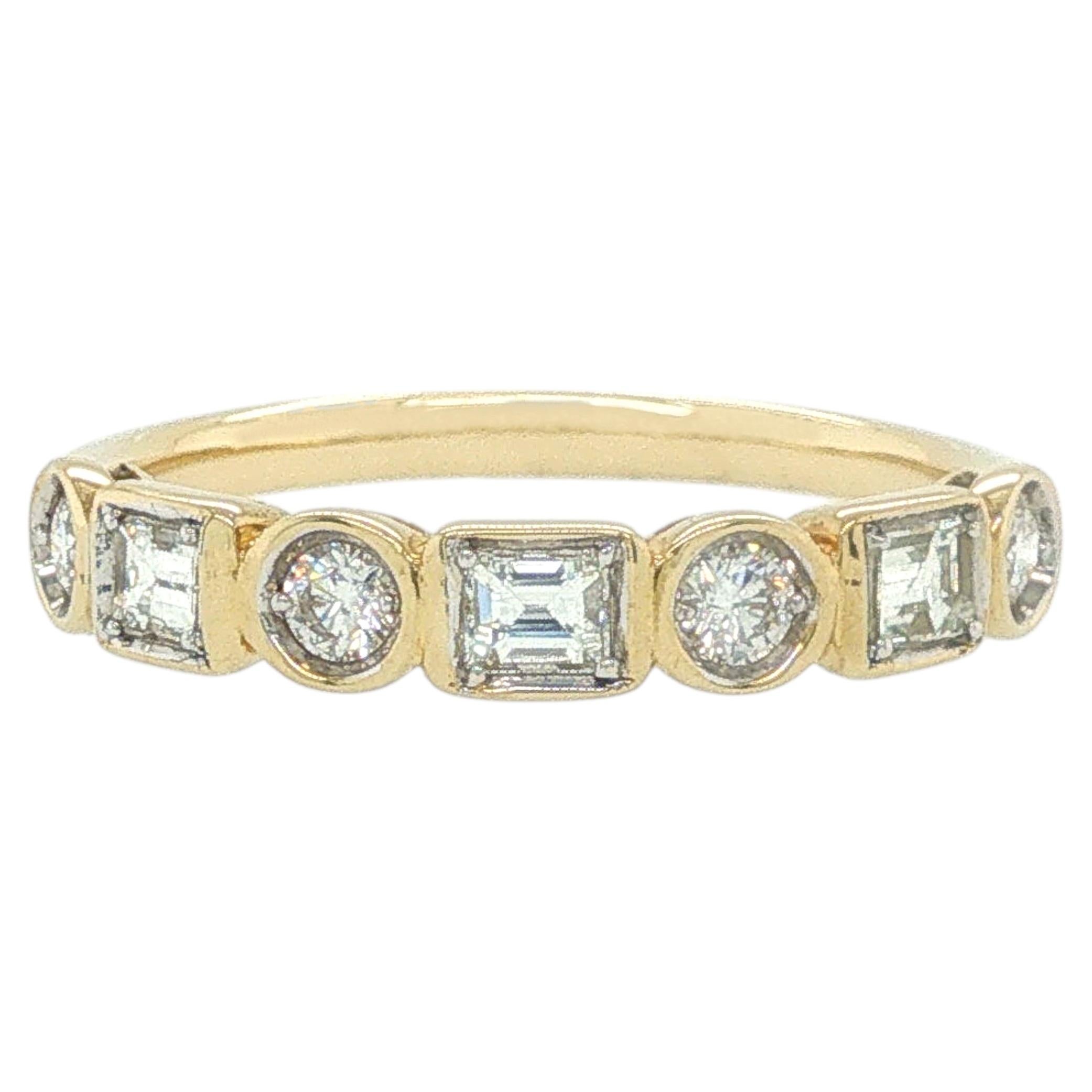 Anello Heera Moti in oro giallo 14 carati con diamanti alternati a taglio smeraldo e rotondi in vendita