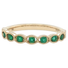 18K Yellow Gold Round Emerald Stackable Ring with Milgrain Bezels