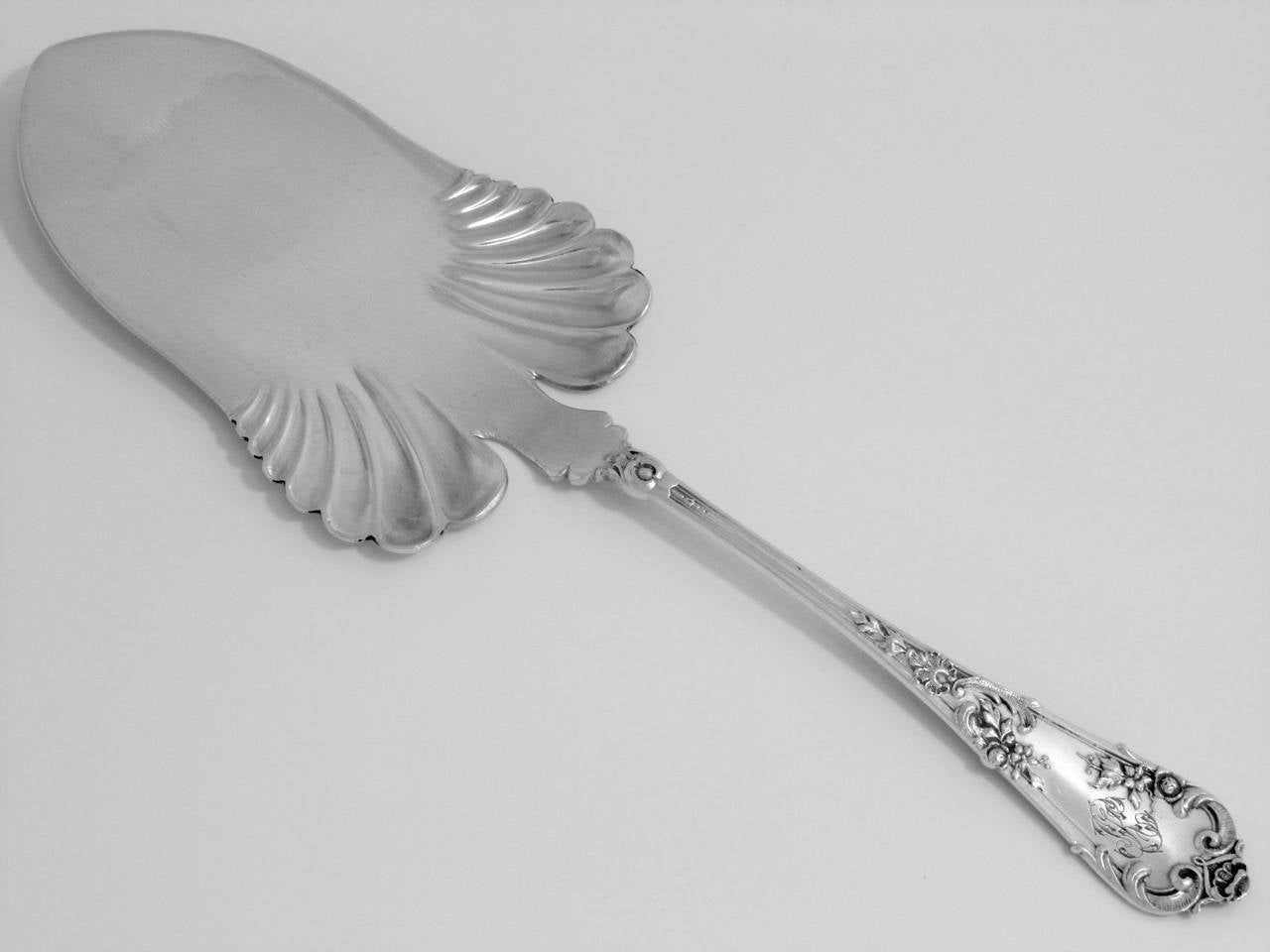 Women's or Men's Gorgeous French All Sterling Silver Pie Pastry Fish Server Fish-Shaped blade For Sale