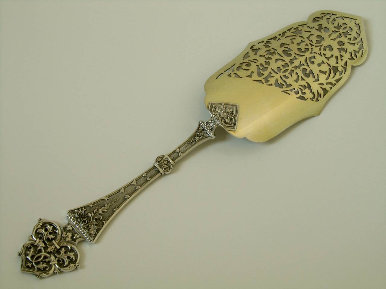 Puiforcat Masterpiece French All Sterling Silver Pie/Pastry Server Trilobé In Good Condition In Triaize, Pays de Loire