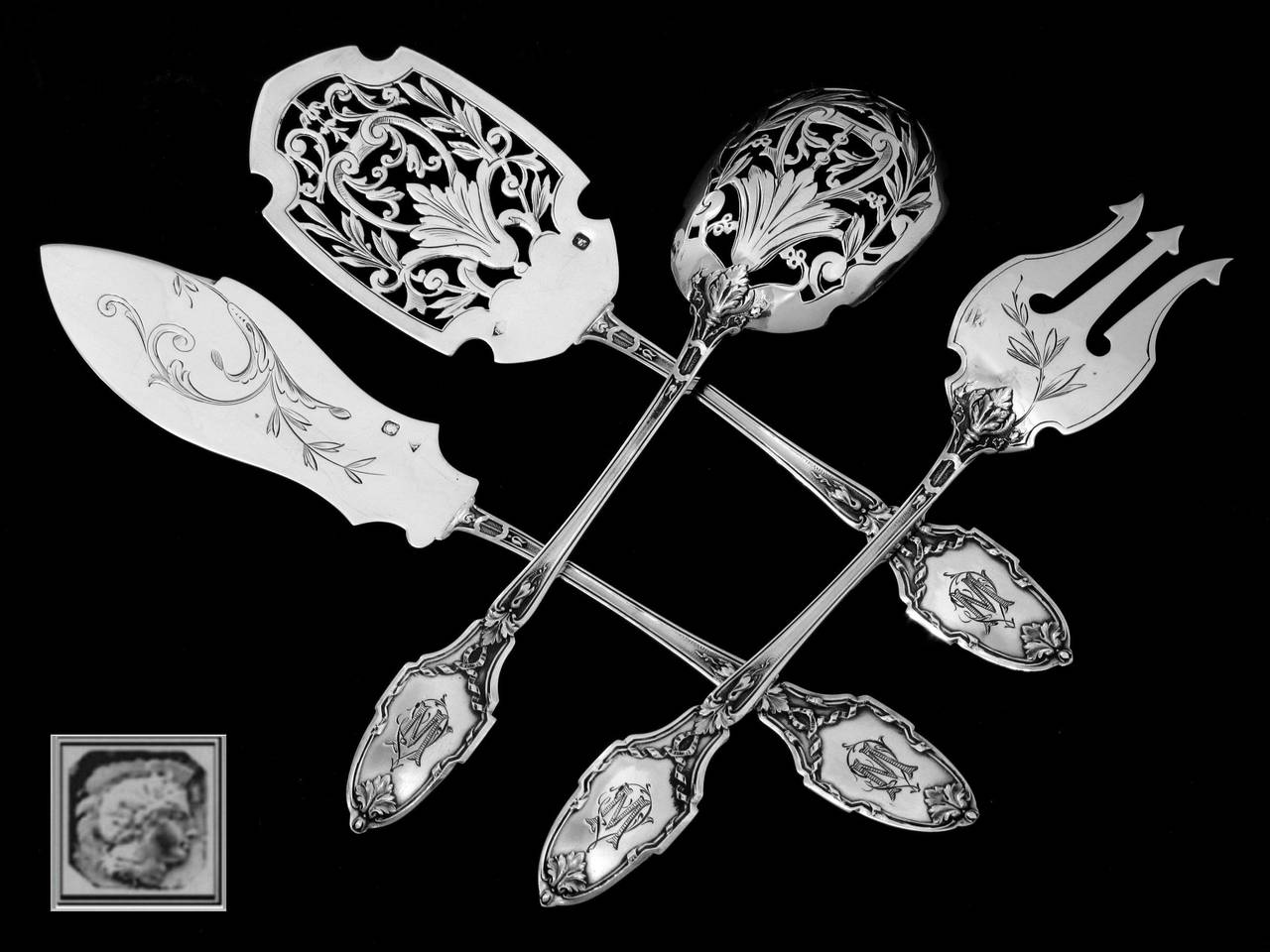 Gorgeous French All Sterling Silver Hors D'oeuvre Set 4 pc w/box Louis XVI-style

Head of Minerve 1 st titre for 950/1000 French Sterling Silver guarantee

Four pieces of truly exceptional quality, for the richness of their Louis XVI decoration,