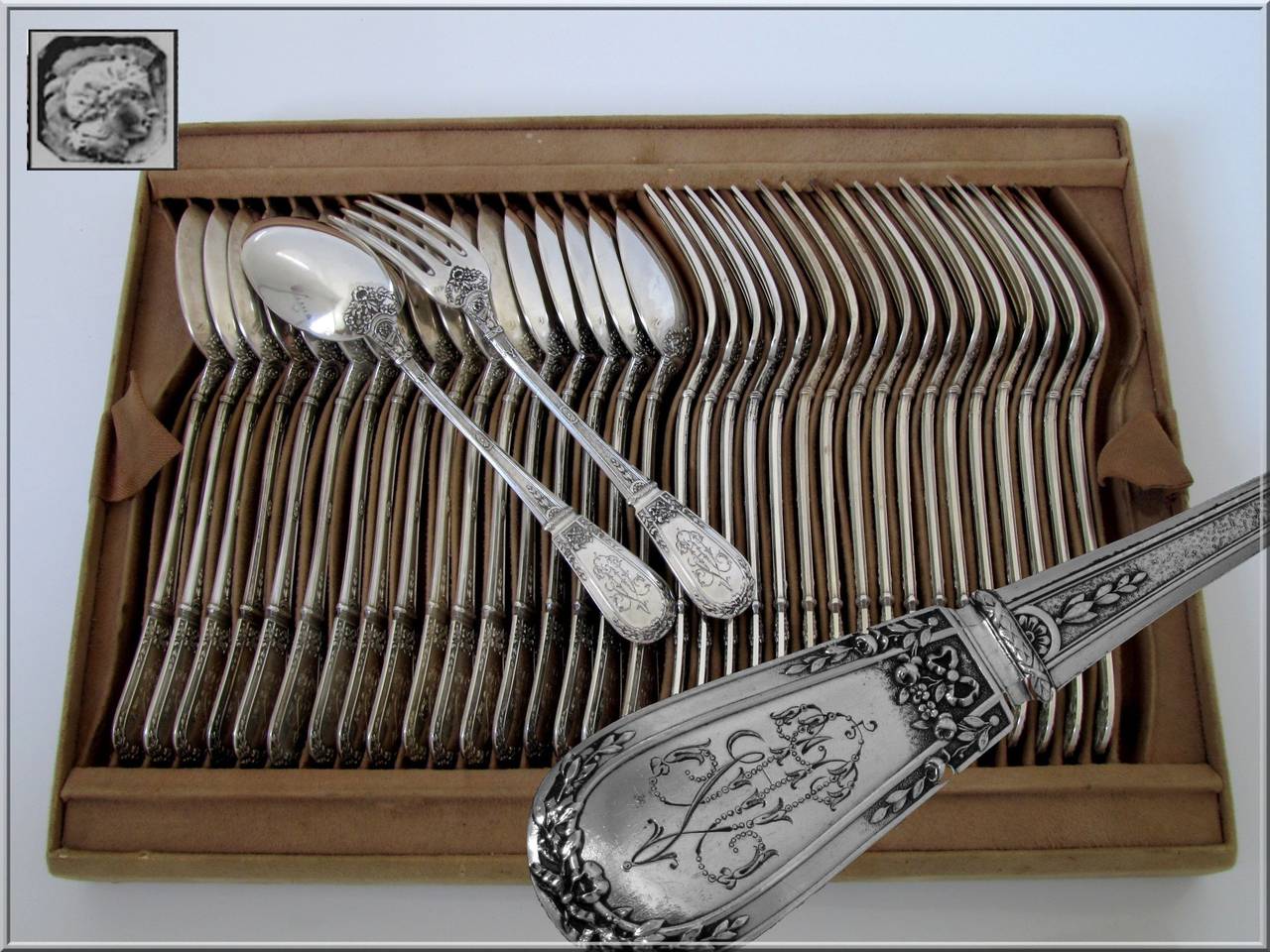 French Sterling Silver Vermeil Flatware Set 145 pc Chest Musical Instruments In Good Condition In Triaize, Pays de Loire