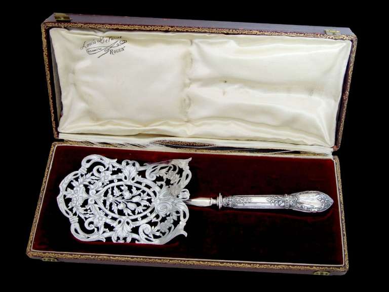 COIGNET French Sterling Silver Asparagus/Pastry Server w/ original box Masks 2