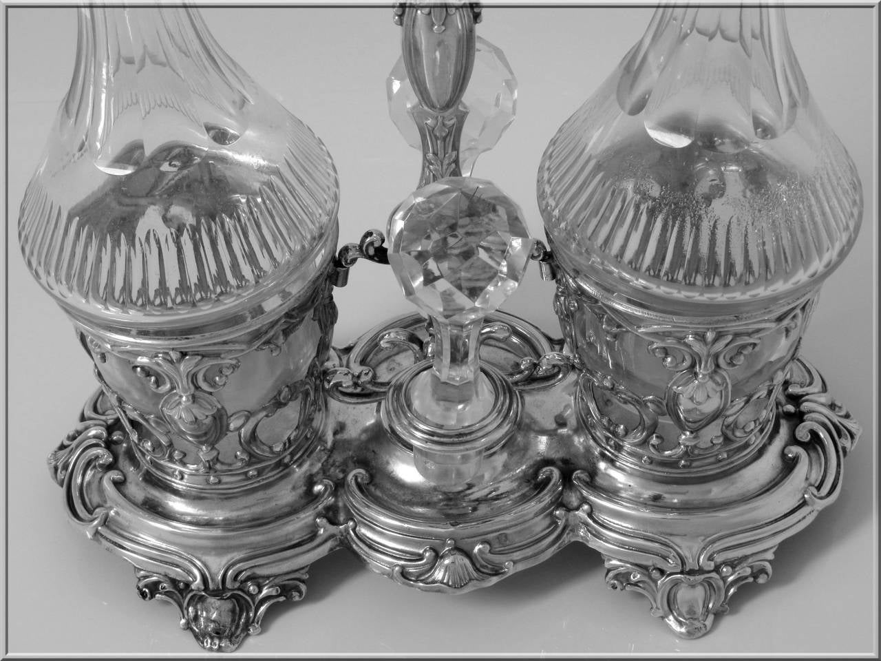 Gorgeous French Sterling Silver Oil and Vinegar Cruet Set Louis XVI In Good Condition For Sale In Triaize, Pays de Loire