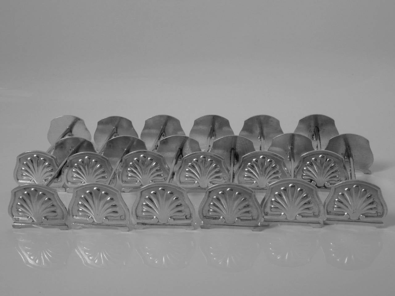 Gorgeous French All Sterling Silver Knife Rests Set 12 pc Shells Model In Good Condition For Sale In Triaize, Pays de Loire