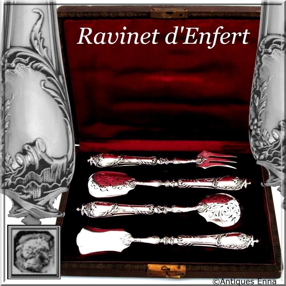 Ravinet French All Sterling Silver Dessert Hors d'Oeuvre Set 4 pc with original box

Head of Minerve 1 st titre on the upper parts and on the handles for 950/1000 French Sterling Silver guarantee

A set of truly exceptional quality, for the