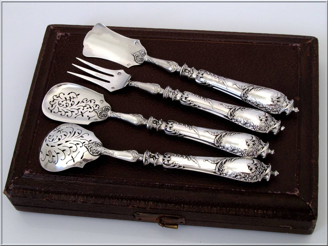 Ravinet French All Sterling Silver Dessert Hors d'Oeuvre Set 4 pc w/box Rococo For Sale 6