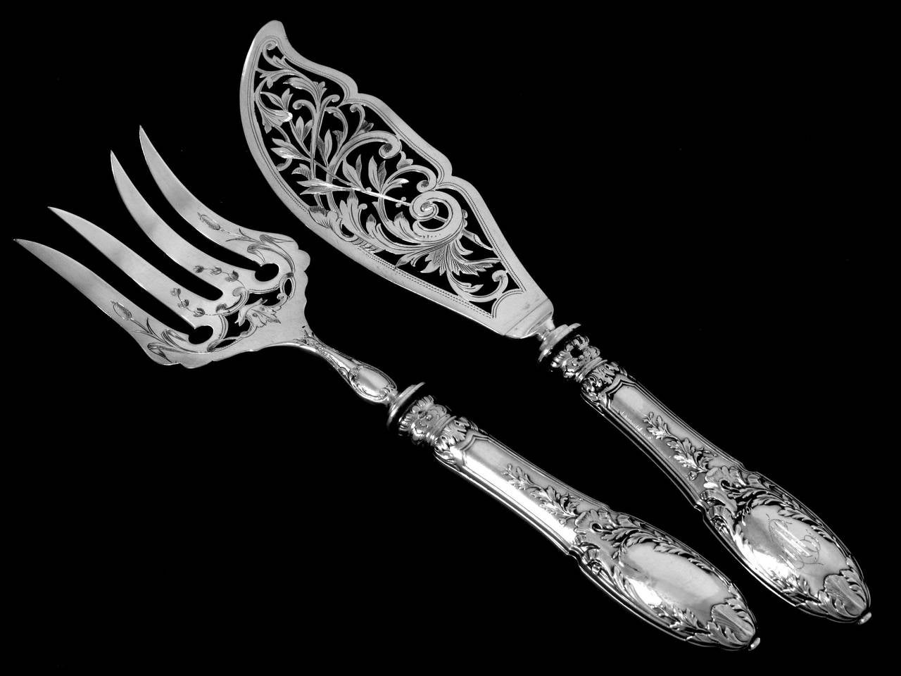 Puiforcat Gorgeous French Sterling Silver Fish Servers 2 pc Foliages For Sale 2