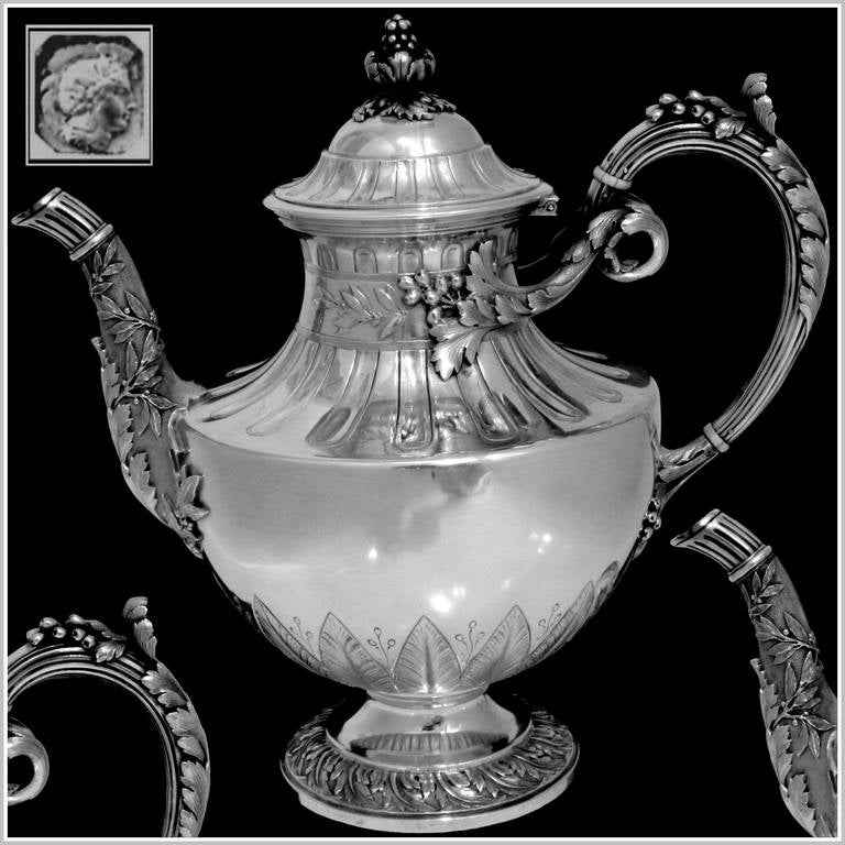 Fabulous French Sterling Silver Tea or Coffee Pot Louis XVI Pattern In Good Condition In Triaize, Pays de Loire