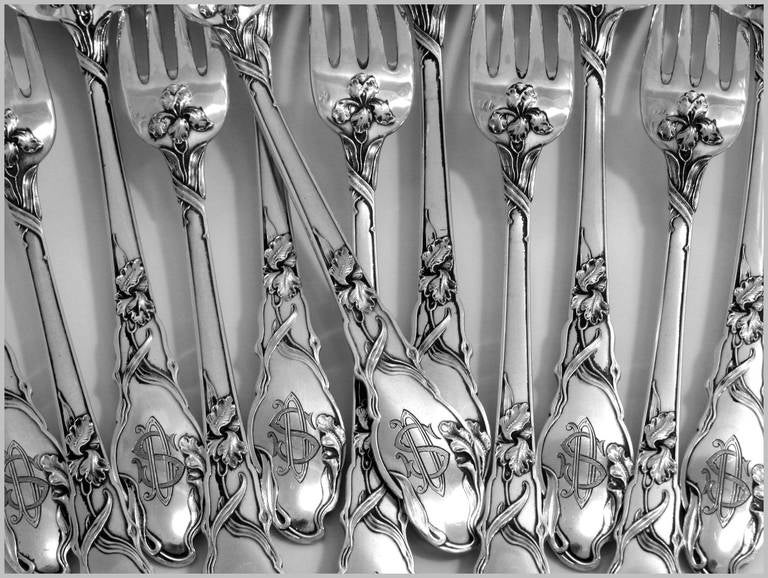 Ravinet Rare French Sterling Silver Dinner Flatware Set 12 pc Iris Pattern In Excellent Condition For Sale In Triaize, Pays de Loire