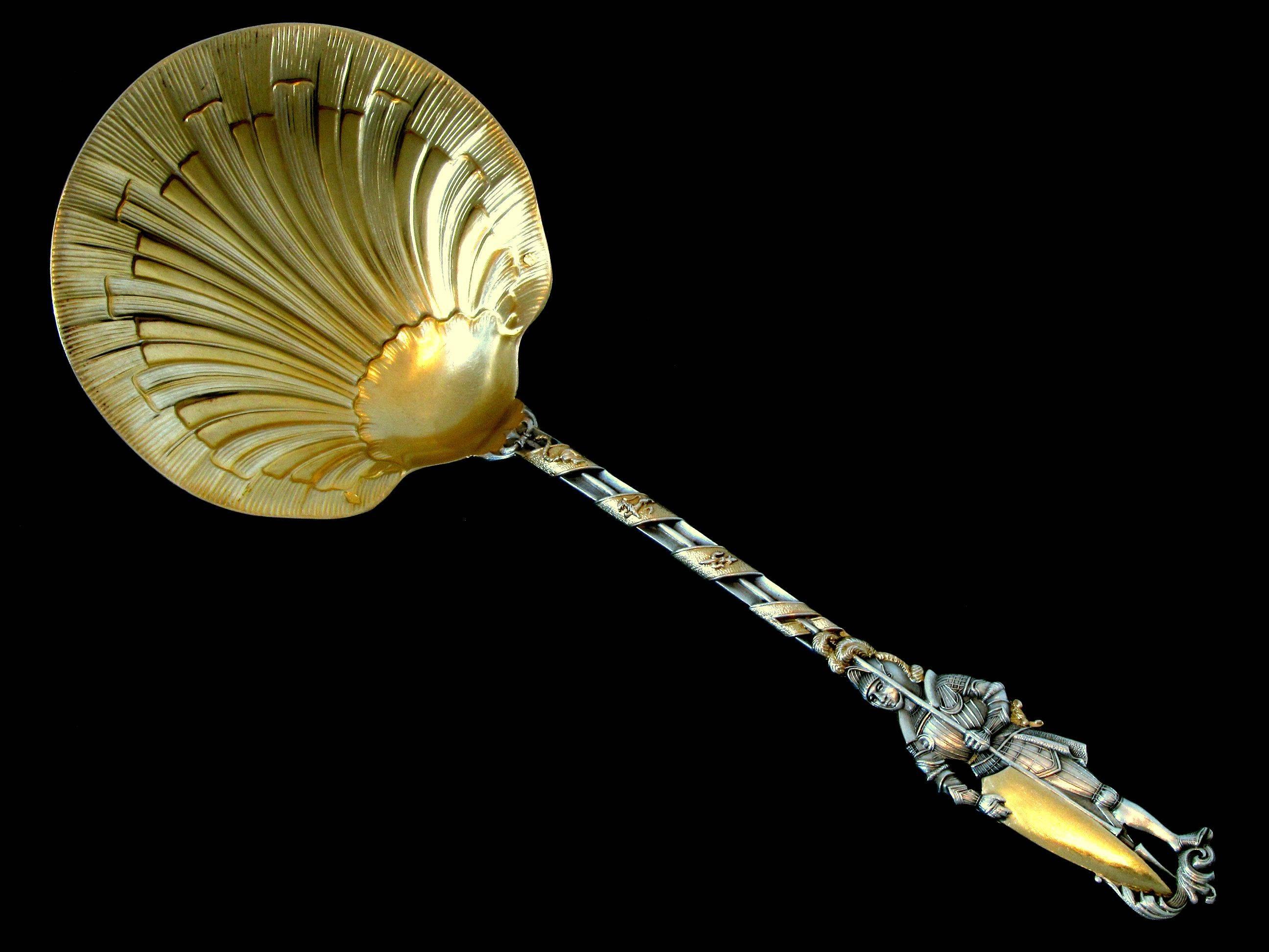 Puiforcat Masterpiece French Sterling Silver Vermeil Strawberry Spoon Knight In Good Condition In Triaize, Pays de Loire