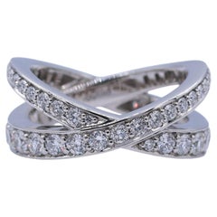 Bague entrecroisée sertie de diamants d'un poids total de 1,39 carat, couleur DE, pureté VS, en platine