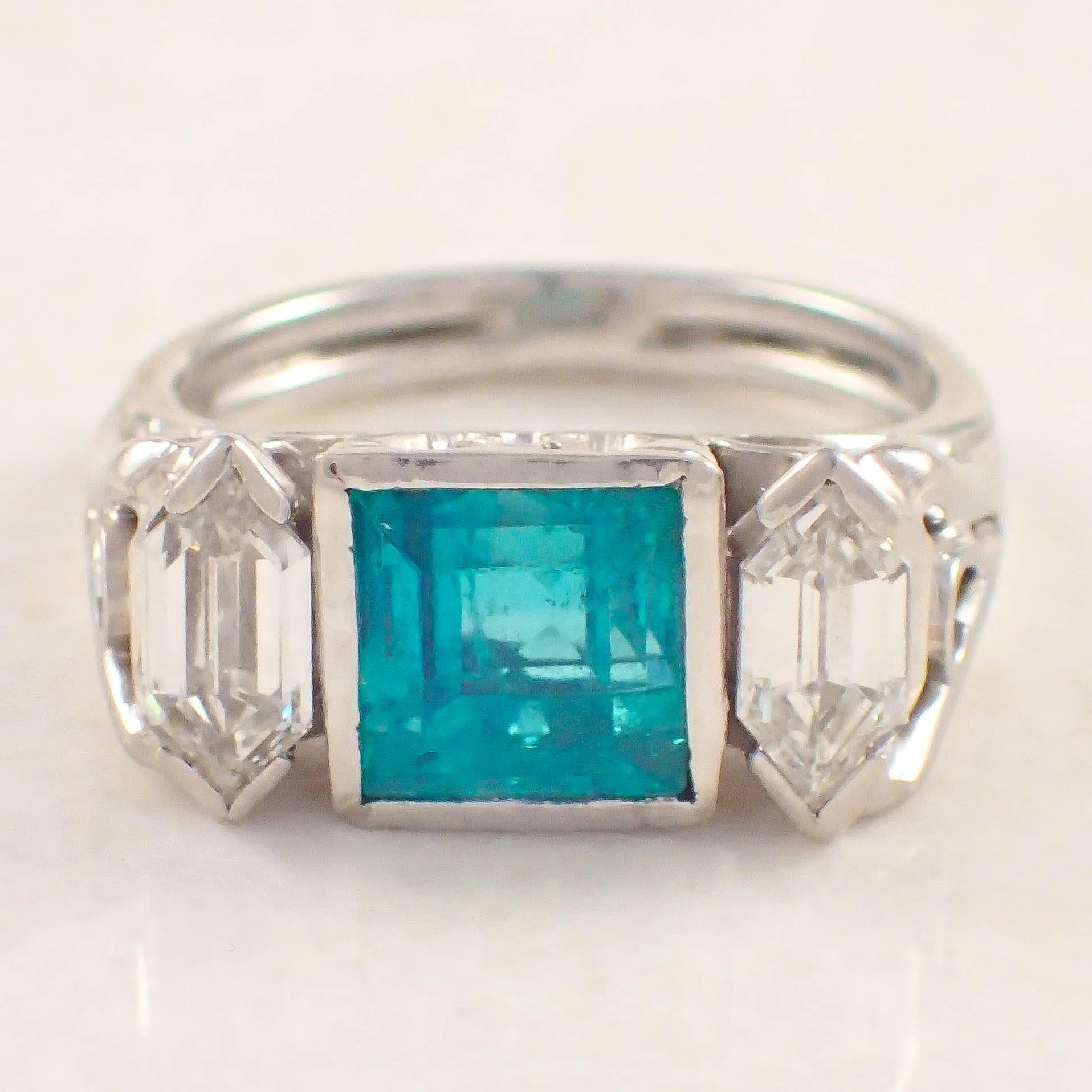 Emerald Diamond Platinum Ring In Good Condition For Sale In Portland, ME