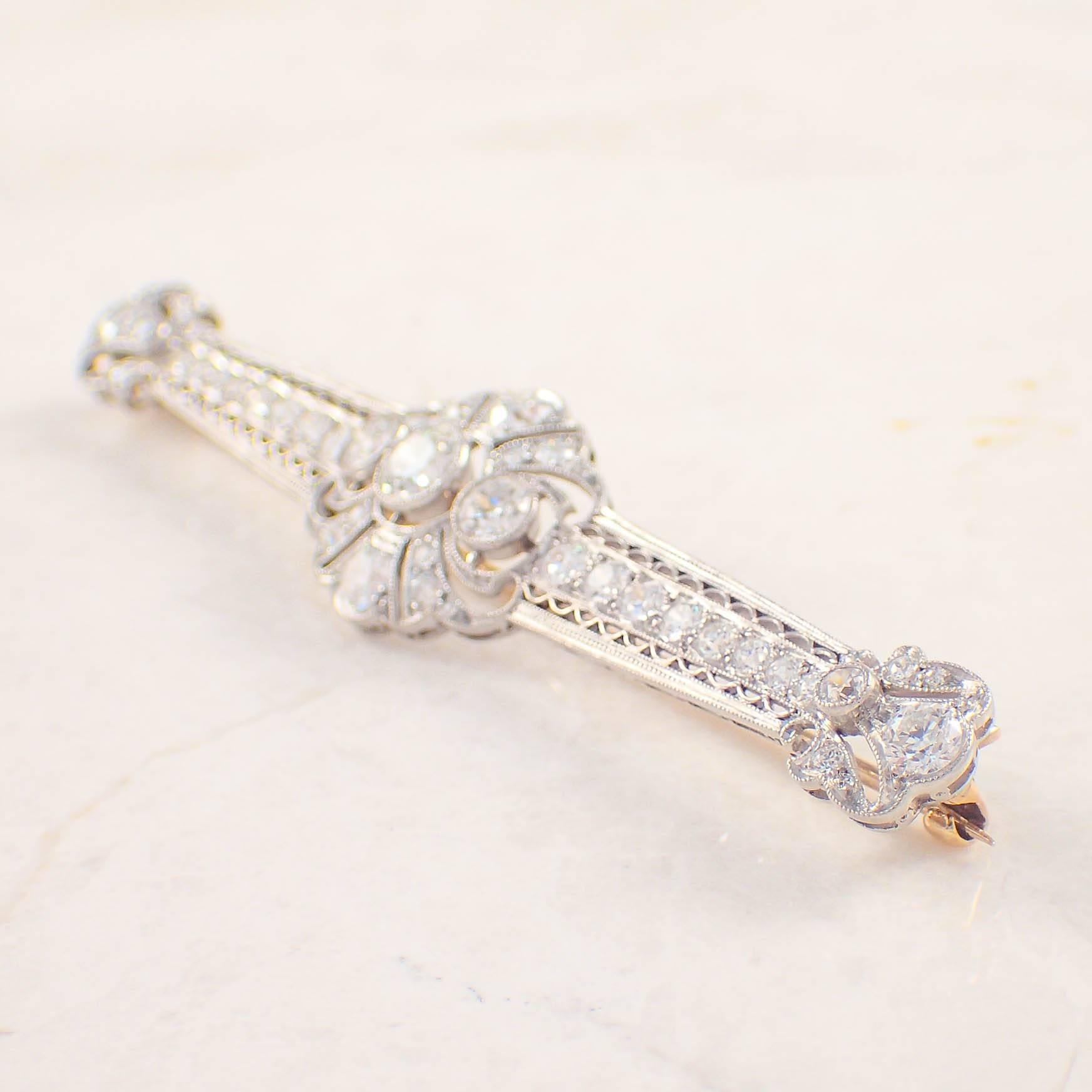Tiffany & Co. Art Deco Diamond Platinum Bar Pin In Good Condition For Sale In Portland, ME