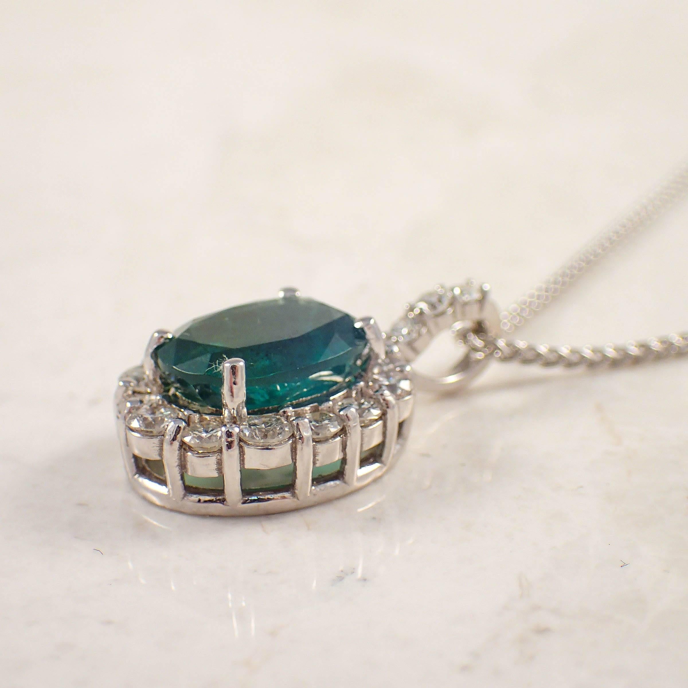 Emerald Diamond Gold Pendant In Excellent Condition For Sale In Portland, ME