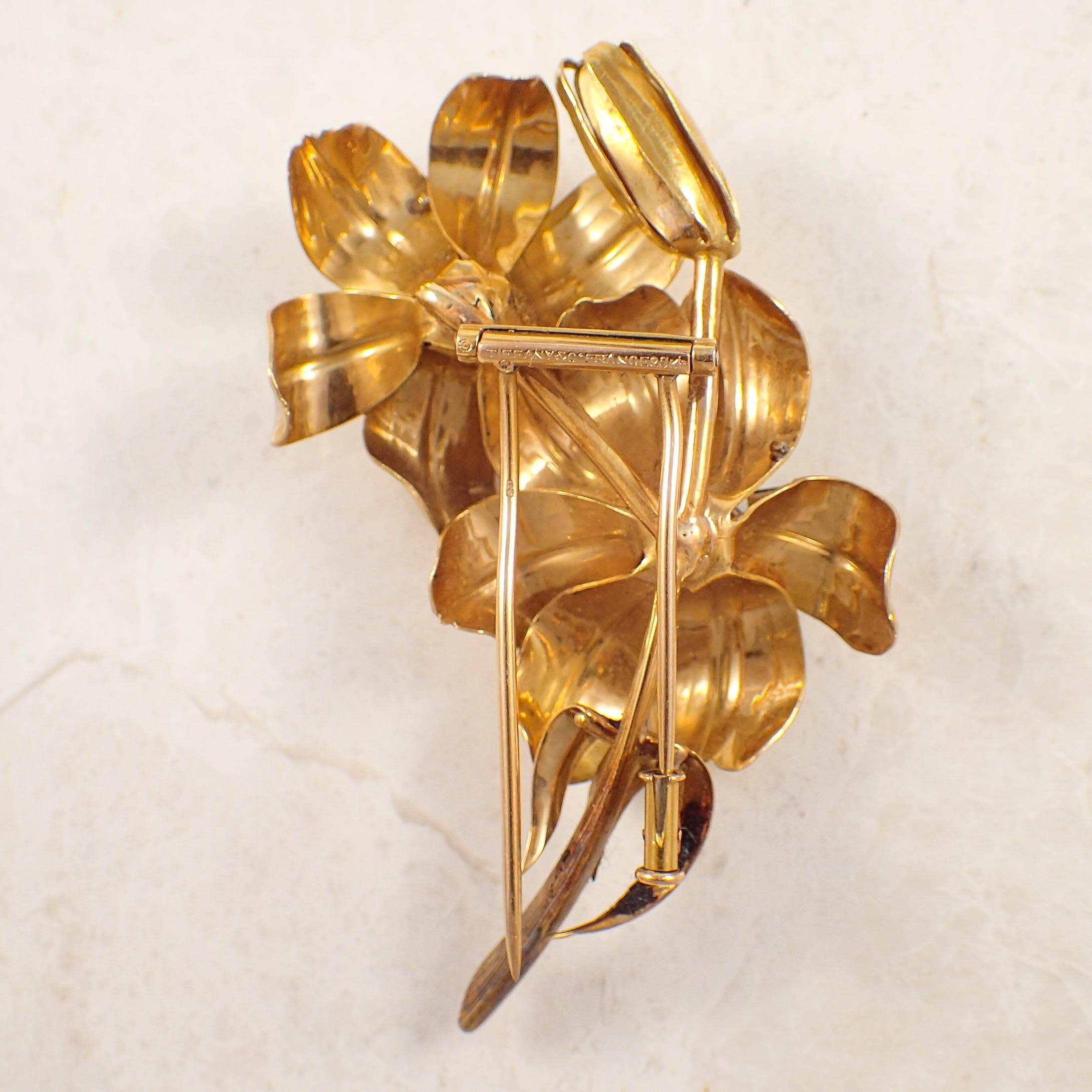 French Tiffany & Co Sapphire Flower Gold Brooch  In Good Condition In Portland, ME