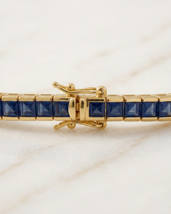 7,0 Karat blauer Saphir, Tennisarmband, in Zargenfassung, zierliches Armband aus 14-karätigem Gold