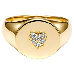 Siegelring aus 18 Karat Gelbgold mit einem Diamanten von 0,10 Karat (GH, VS) von Juhi Jewels
