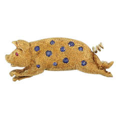 Charming Hand Made Yellow Gold and Sapphire Pig