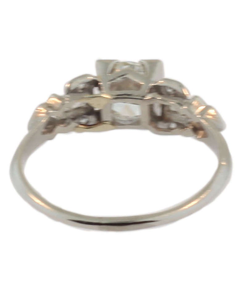 Art Deco Diamond and Platinum Ring In Excellent Condition For Sale In Toronto, ON