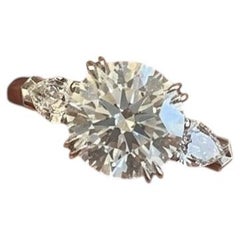 Harry Winston Anillo de Platino con Tres Diamantes - Certificado GIA