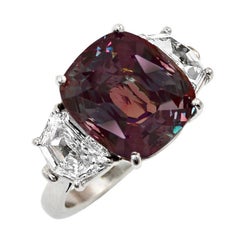 11 Karat Alexandrit und Diamant-Ring mit natürlichem Farbwechsel