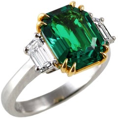 Bague en or avec diamants et émeraude de Colombie