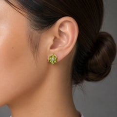 Boucles d’oreilles à clous florales en or jaune 14 carats, avec alexandrite et diamants