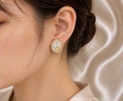 18K White Gold Geometric Beehive Diamond Earrings