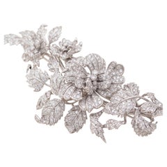 Broche « Fiorita » importante, 16,25 carats, diamants, en or blanc 18 carats
