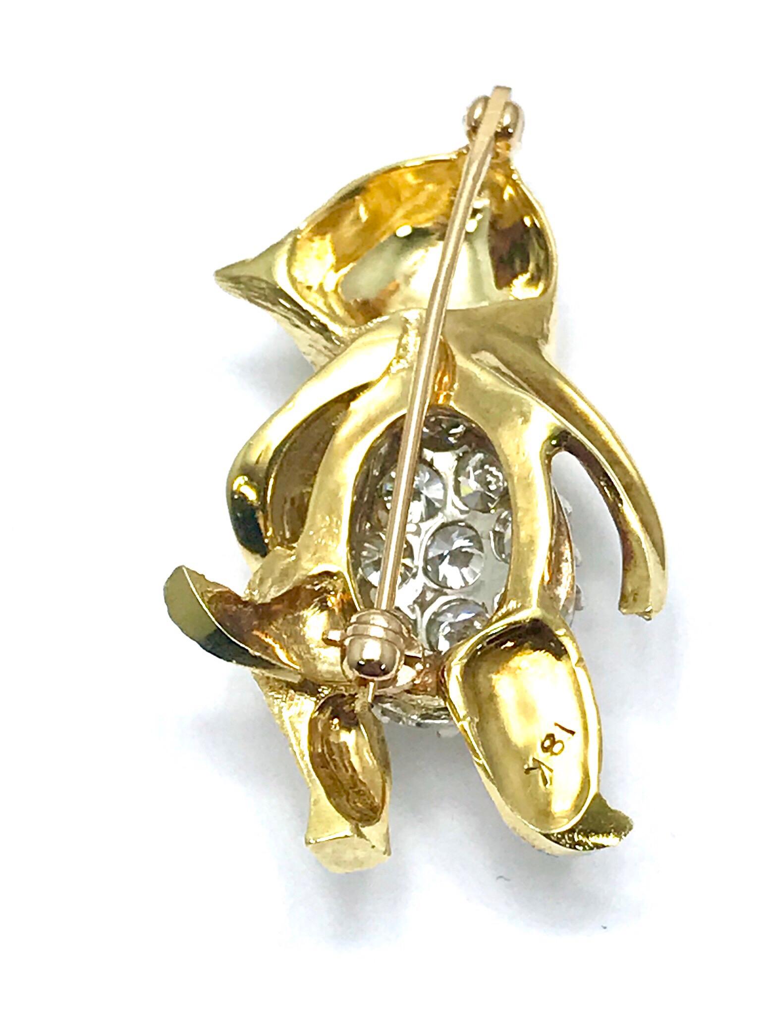 Round Cut 1.50 Carat Round Brilliant Diamond and Ruby Yellow Gold Dancing Bear Brooch For Sale
