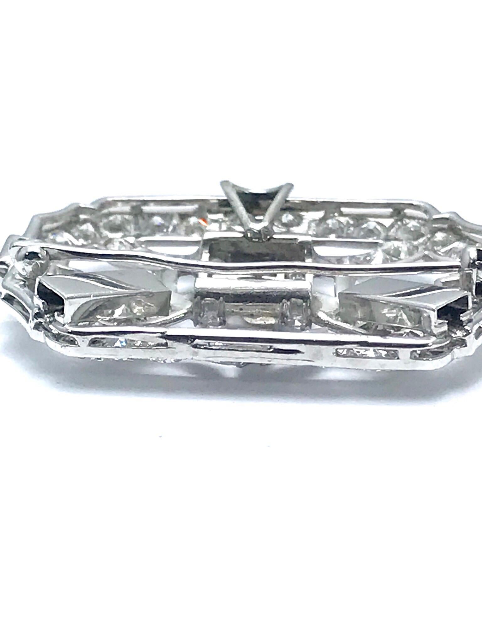 4,10 Karat Diamant Art Deco Stil Platin Brosche Anhänger (Rundschliff) im Angebot