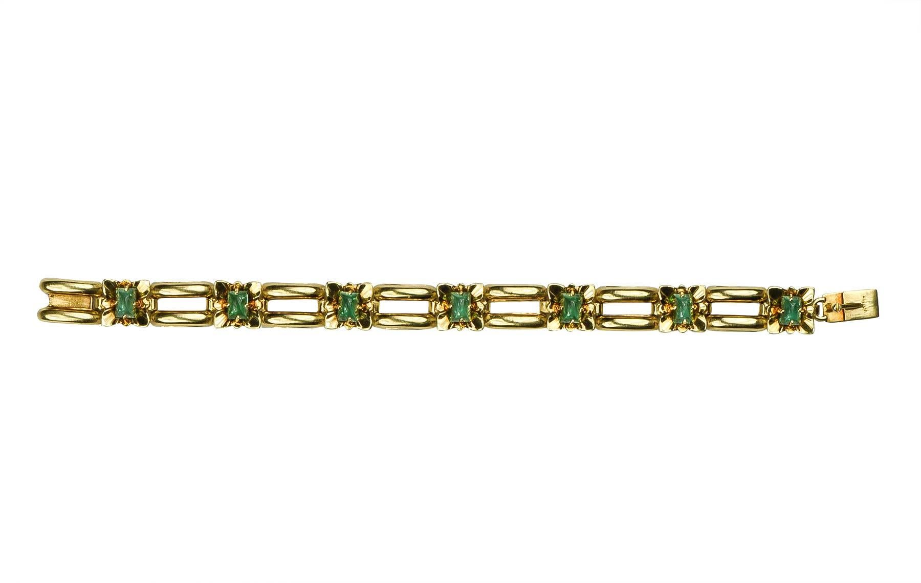 Retro 5.53 Carat Cabochon Green Tourmaline Yellow Gold Bracelet