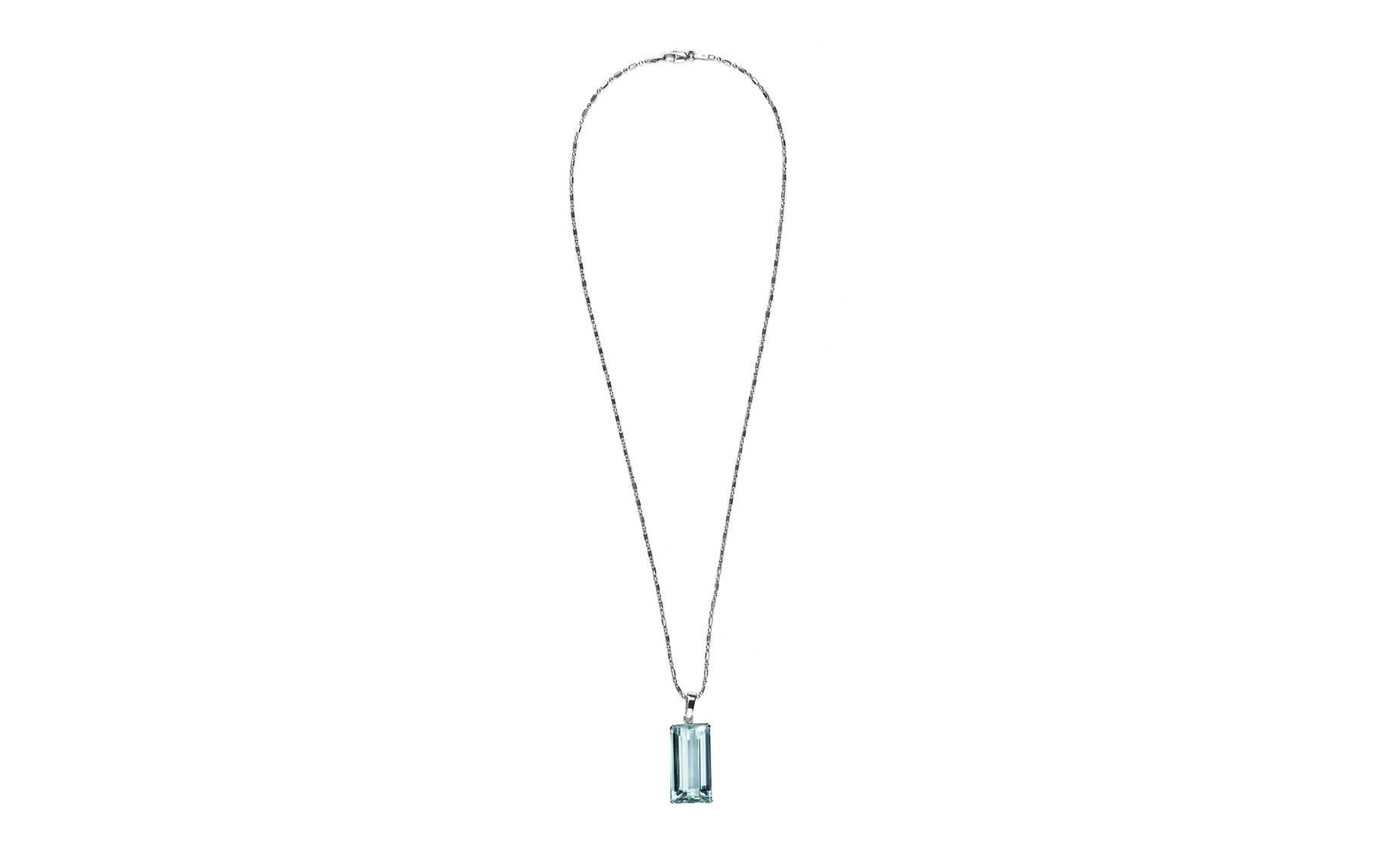 20.58ct emerald cut aquamarine 14k white gold pendant necklace.  The aquamarine is set in a four prong basket, suspended from a bale on a beaded chain.

Length:  18.00 inches
Hallmark:  Italy 14K