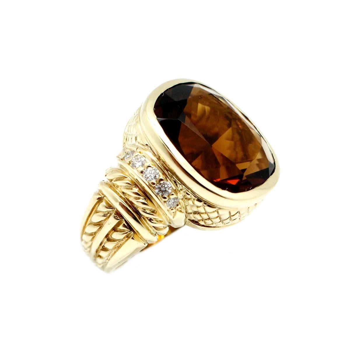 With bold intensity and radiant color in this stunning 18k yellow gold Sun Stone ring, Judith Ripka’s consistent design philosophy over the brand’s 37-year history has made it a favorite among fashion trendsetters and style-savvy women around the
