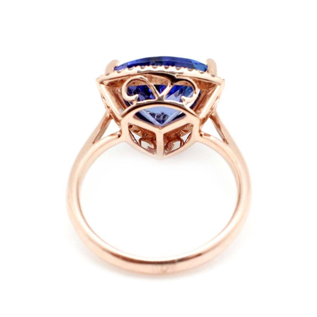 Vivid Violet Blue Trillion 6.07 Carat Tanzanite Diamond Gold Ring For Sale 1