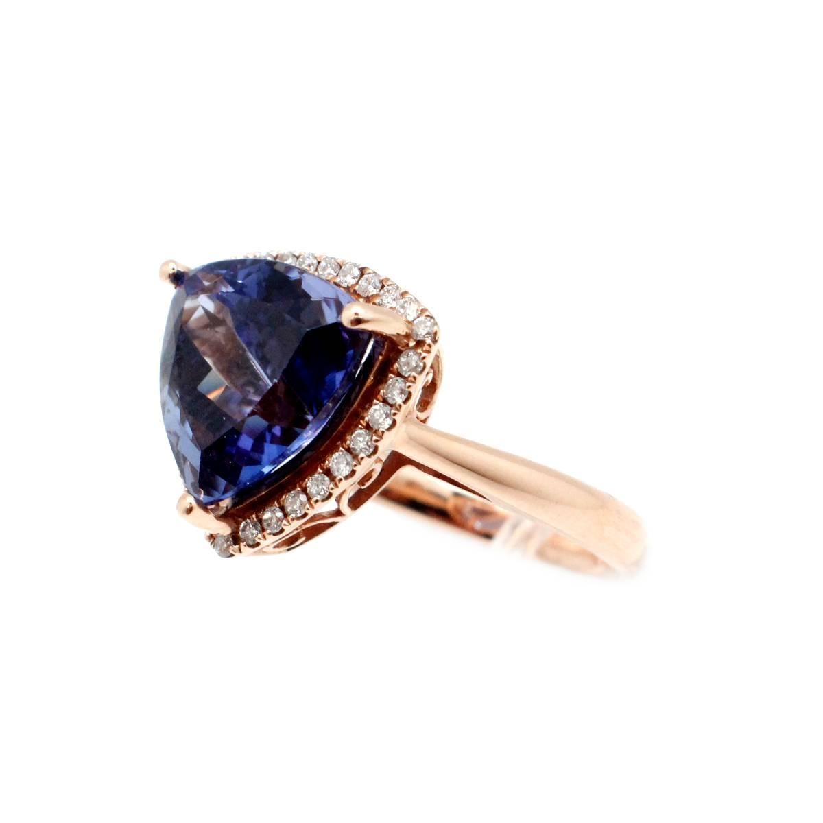 Vivid Violet Blue Trillion 6.07 Carat Tanzanite Diamond Gold Ring In New Condition For Sale In Scottsdale, AZ